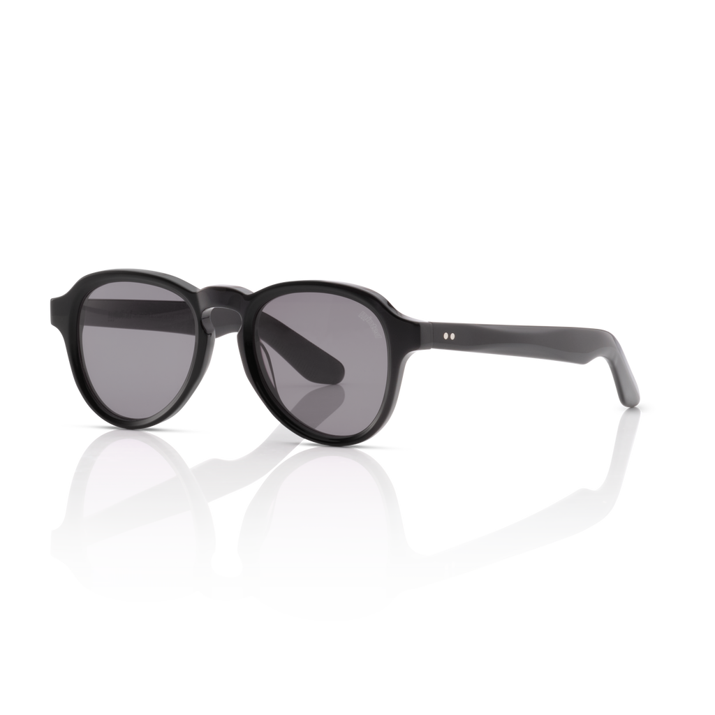 Minted Model 18 Black