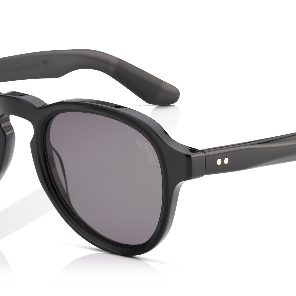 Minted Model 18 Black