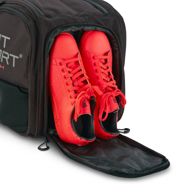 Unleash Tournament Bag in Black, court shoes stored in the separate shoe compartment